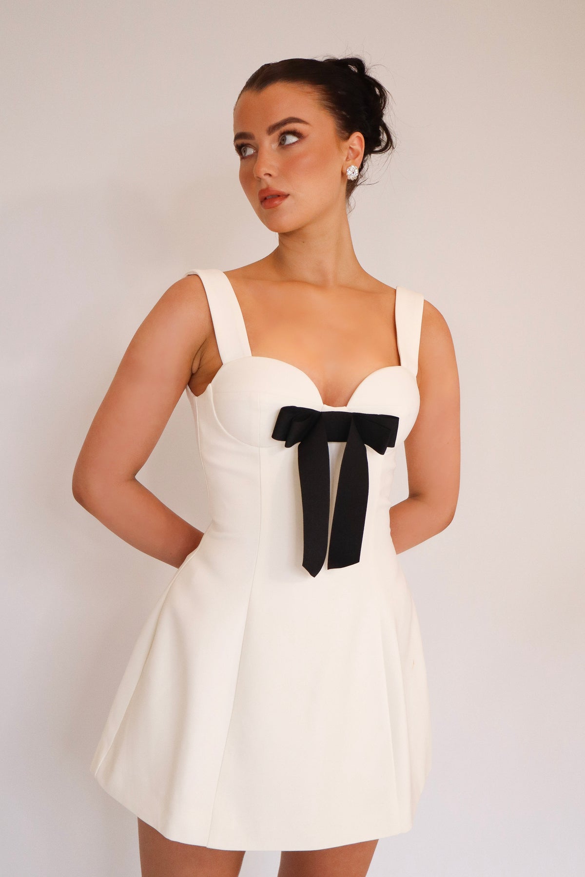 Darling 2.0 in Off-White (Non Velvet Bow)